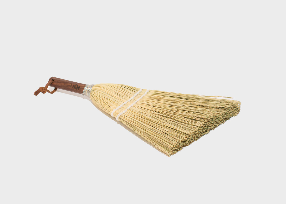 Hand Broom Walnut – Woodland Mod - Main Image