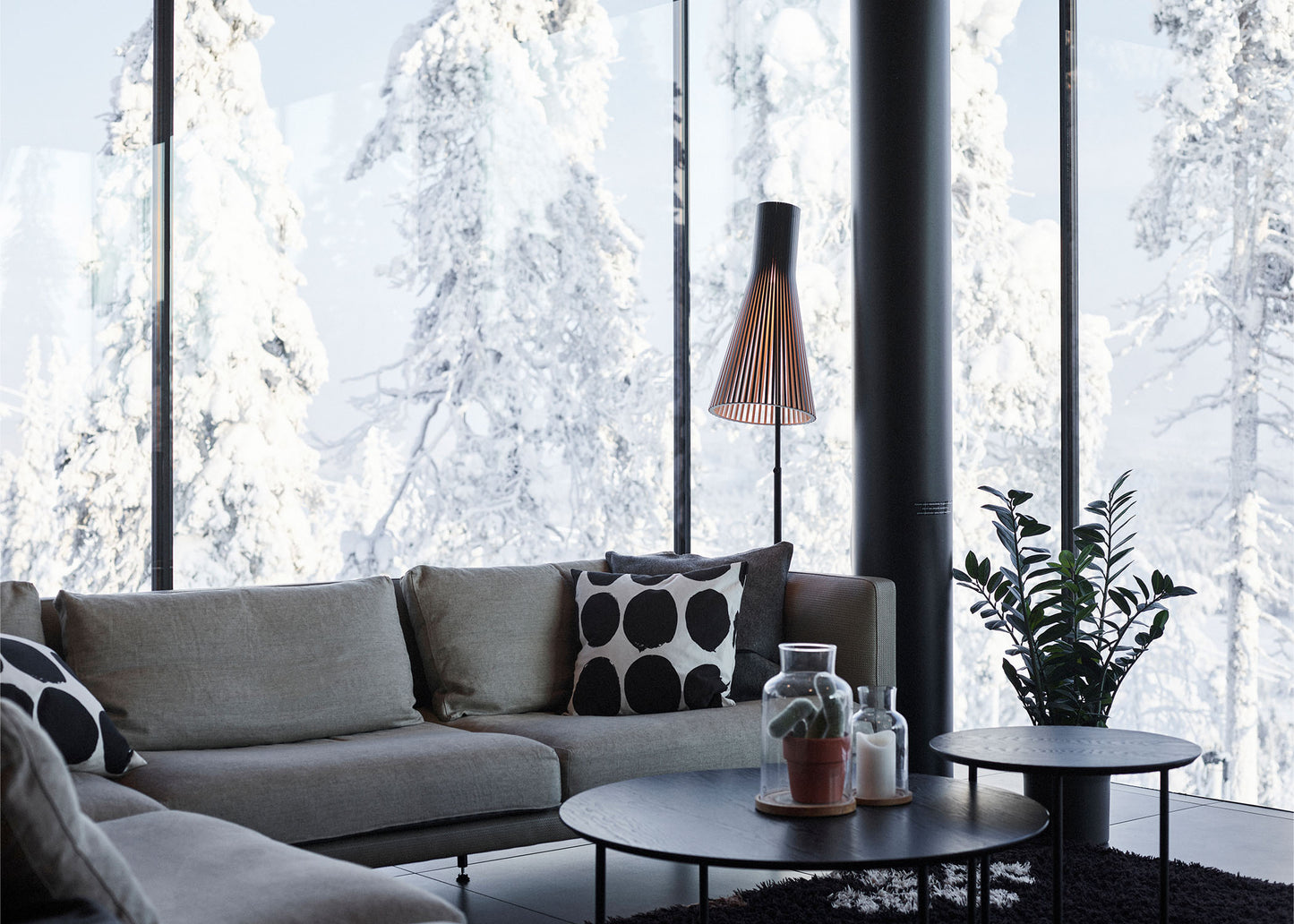 Secto 4210 Floor Lamp - Black