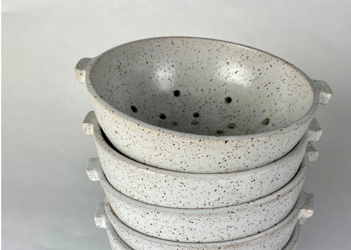 Byun Ceramic Colander in White