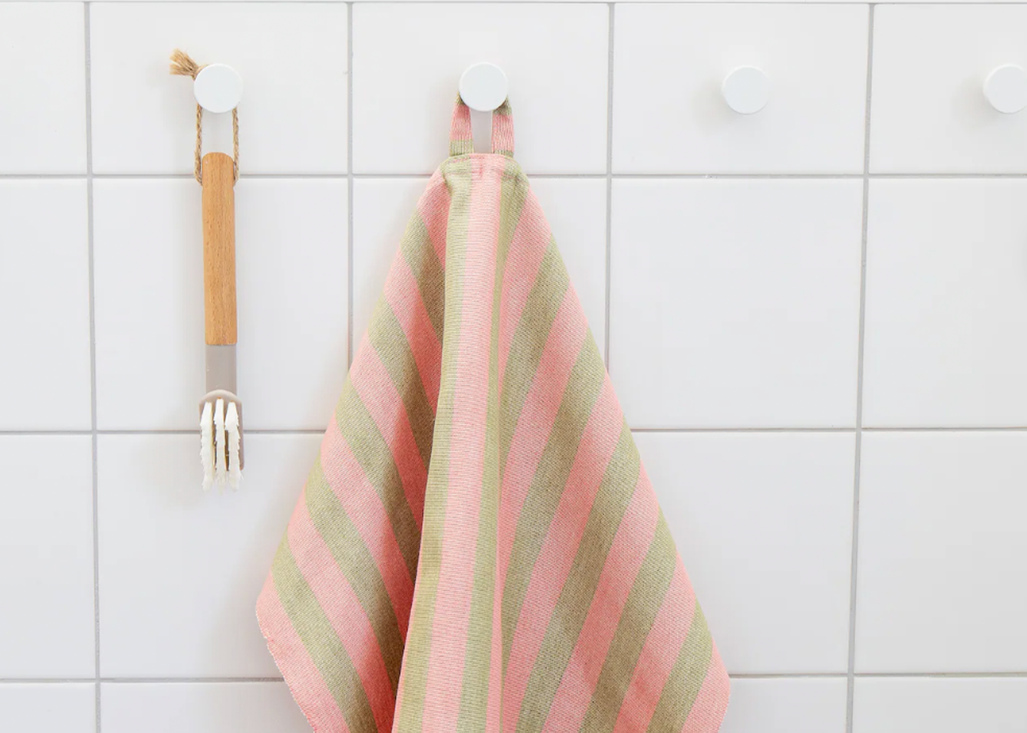 
                  
                    MARTINA Hand Towel
                  
                
