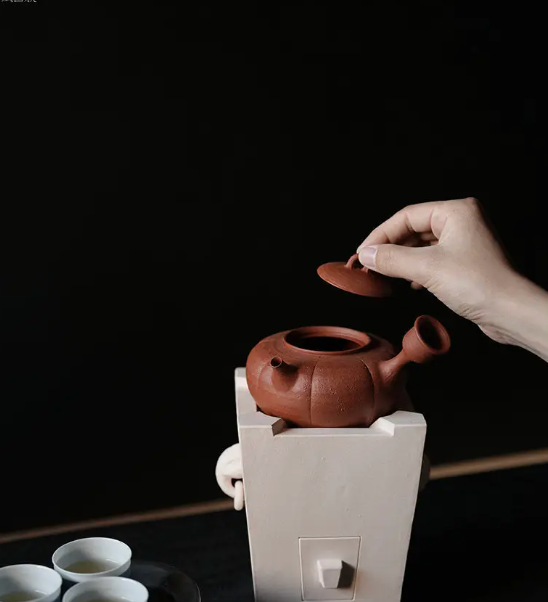 
                  
                    Red Clay Teapot - Melon Edge
                  
                