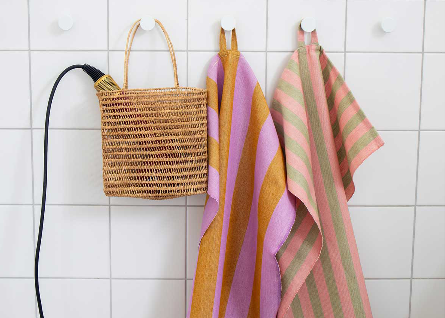 
                  
                    LEIRE Hand Towel
                  
                