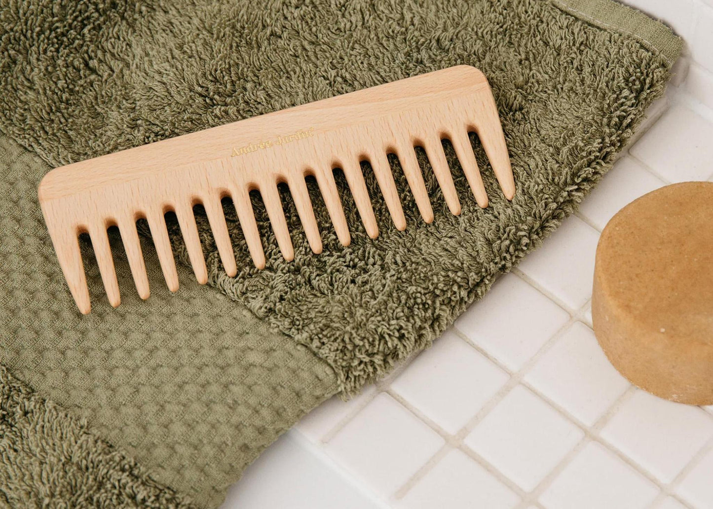 
                  
                    AJ Detangling Comb
                  
                