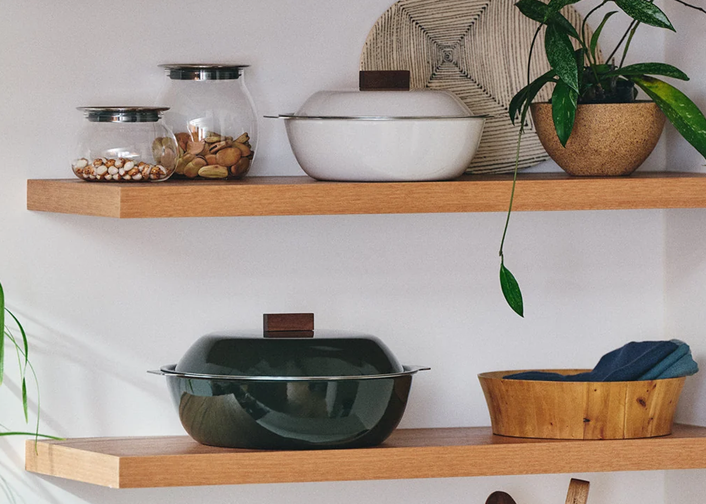 
                  
                    KAKOMI 2L Enamel Pot with Steam Plate
                  
                