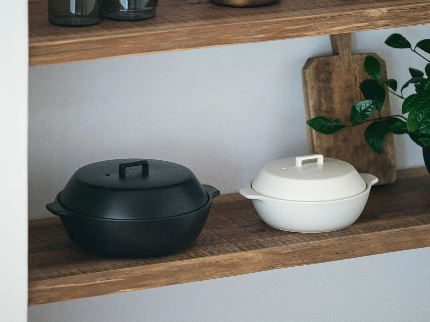 
                  
                    KAKOMI Ceramic Pot with Steam Plate
                  
                