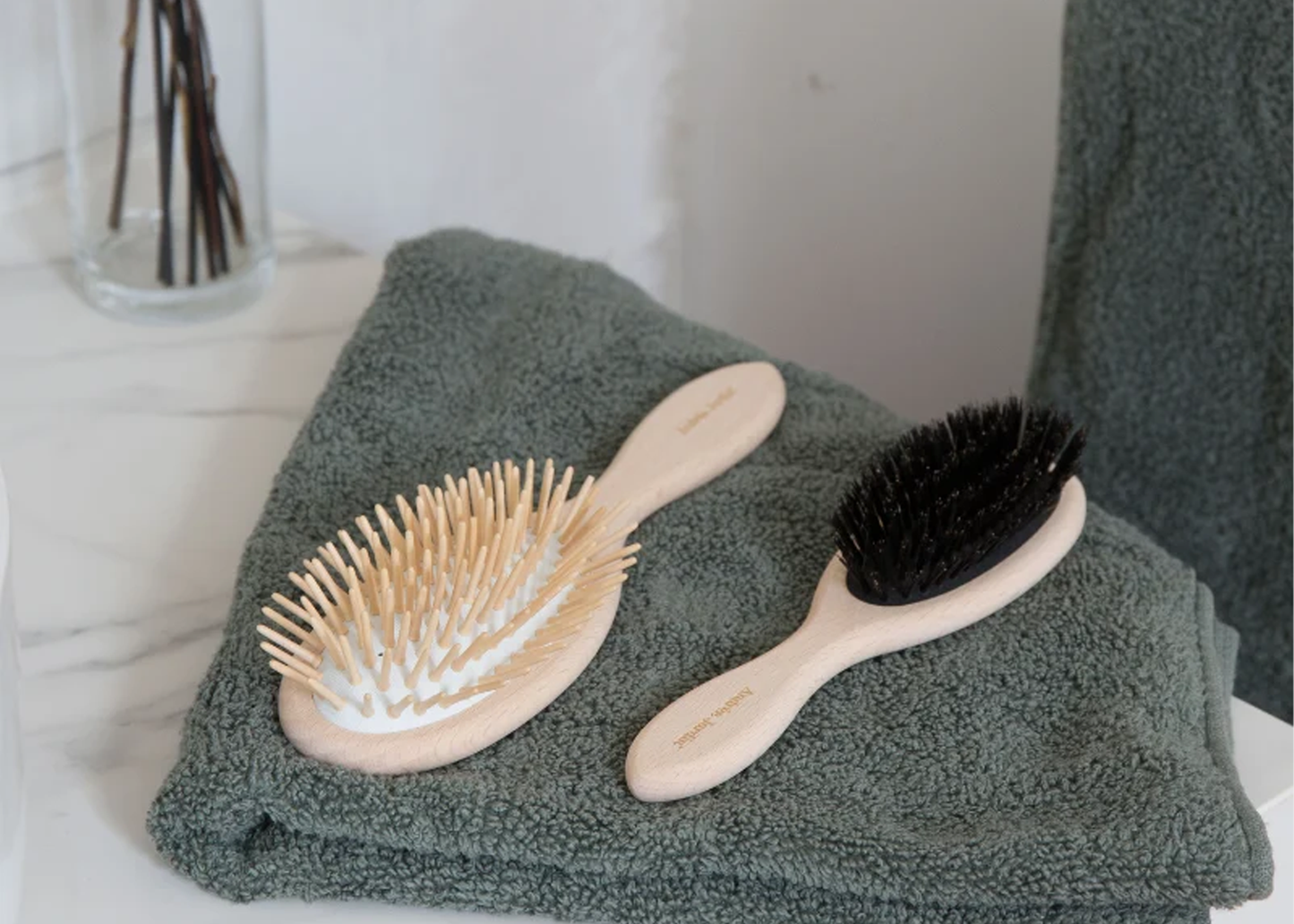 
                  
                    AJ Detangling Brush
                  
                
