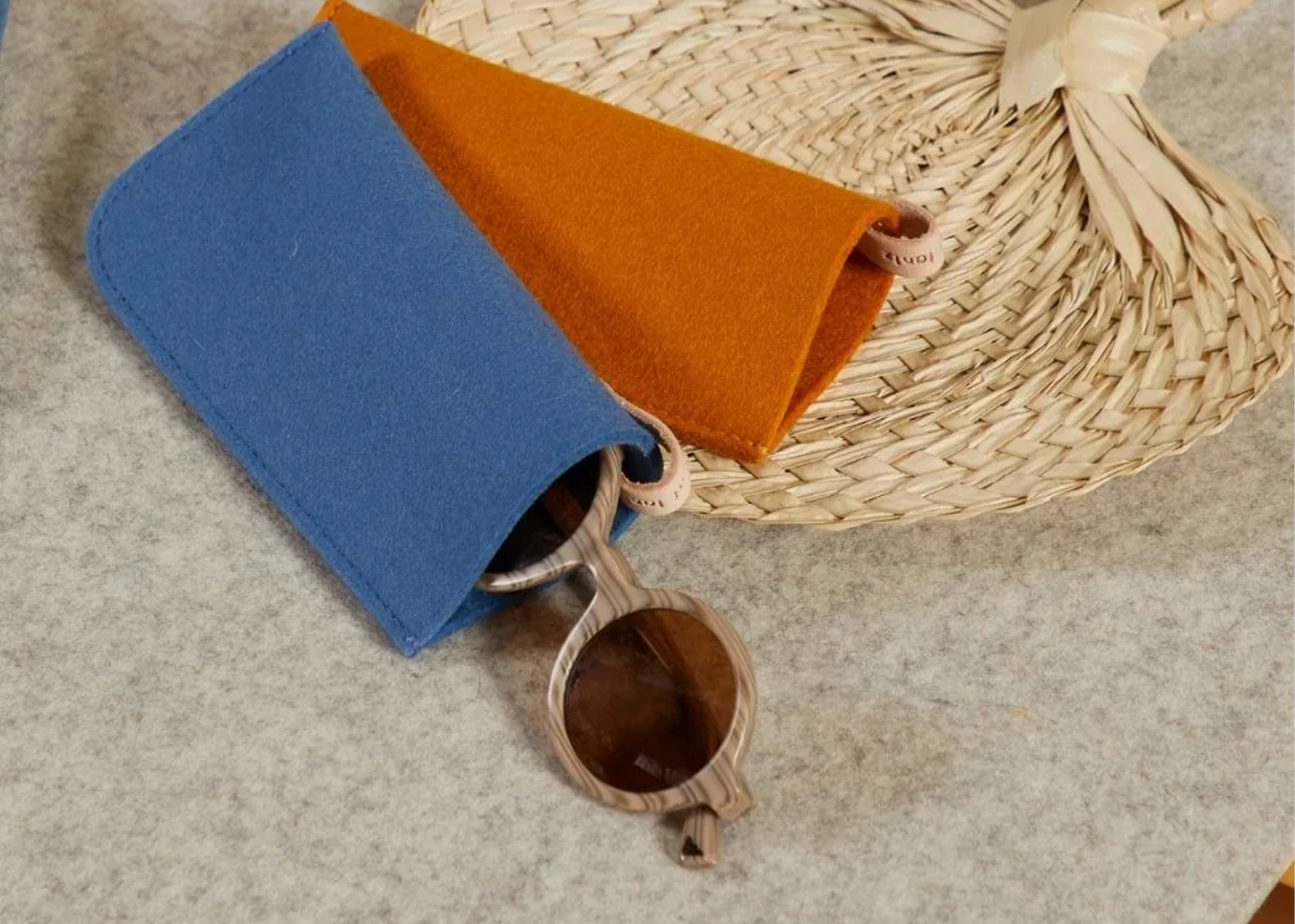 
                  
                    Eyeglass Sleeve
                  
                