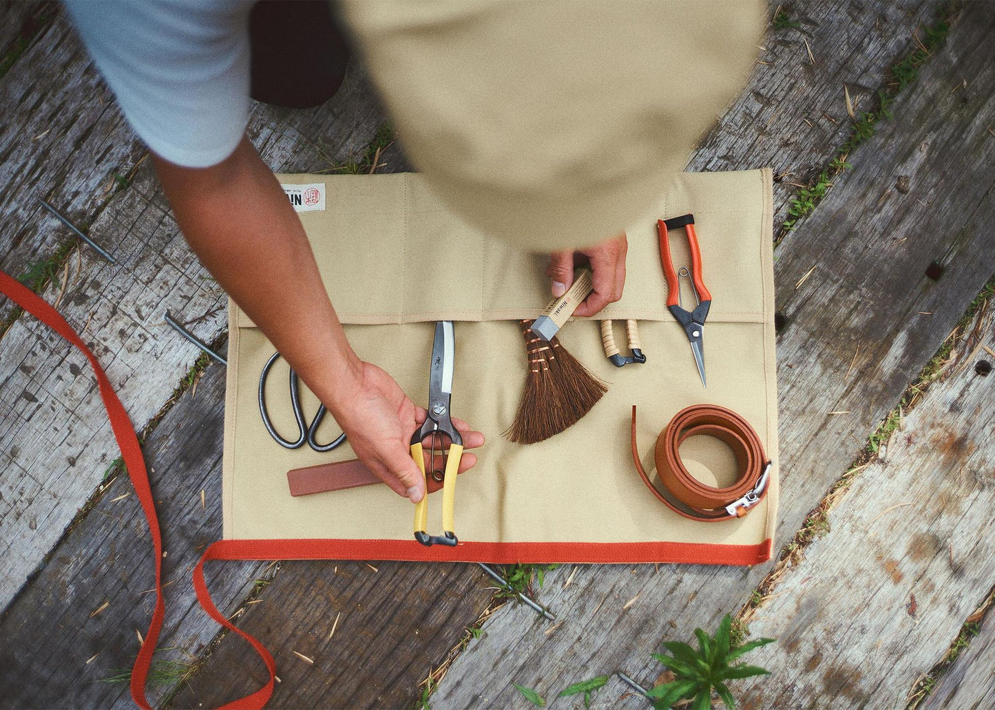 
                  
                    Tool Roll
                  
                