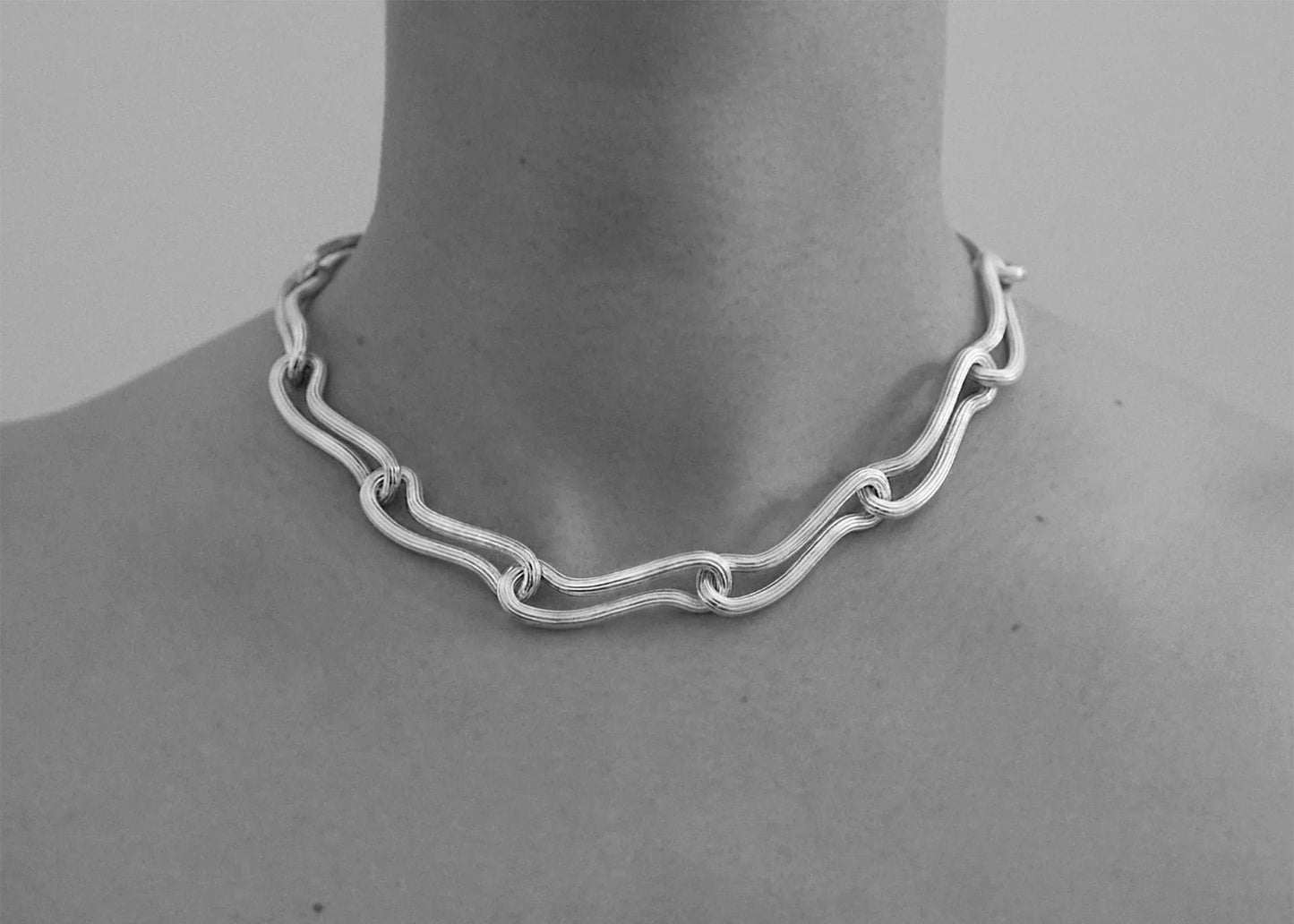 
                  
                    De la mer Necklace
                  
                