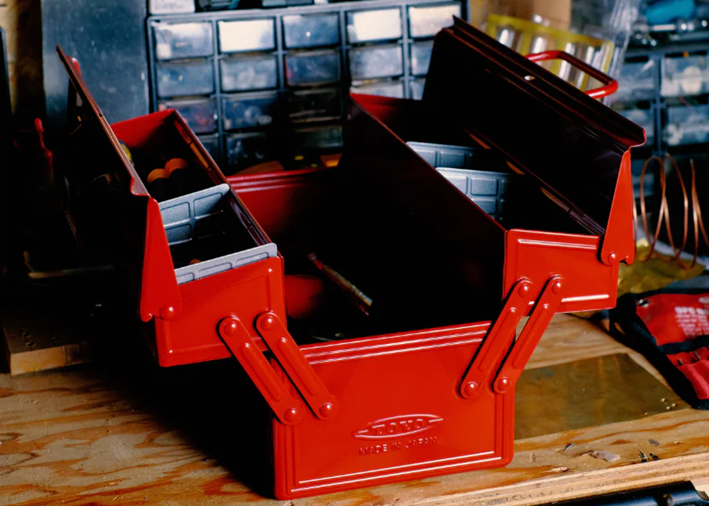
                  
                    Cantilever Toolbox ST-350
                  
                