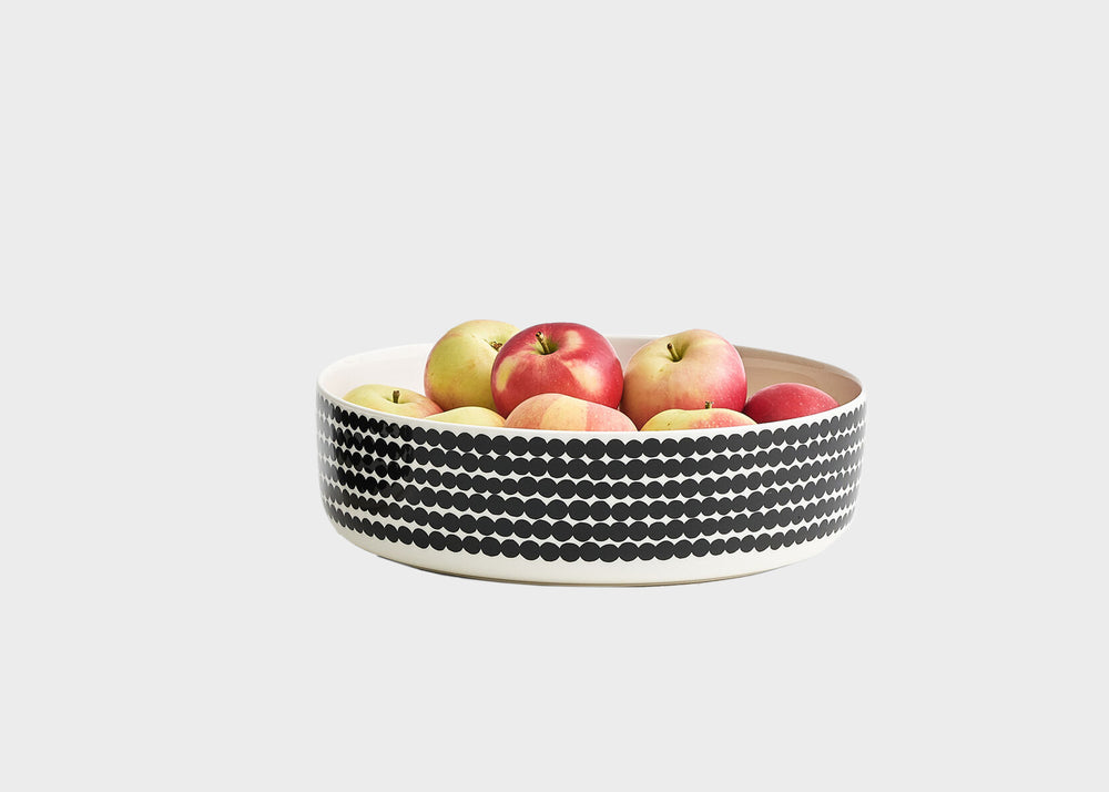 
                  
                    Oiva Rasymatto Bowl 3L by Marimekko with apples in it
                  
                