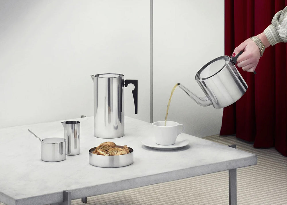 Arne Jacobsen Tea Pot – Woodland Mod