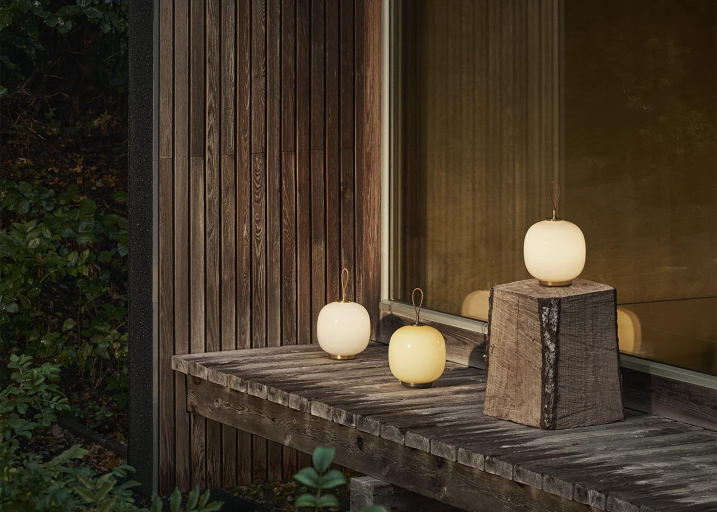 VL 45 Radiohus Portable Lamp White Opal