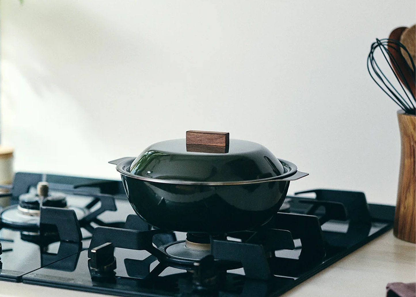 
                  
                    KAKOMI 2L Enamel Pot with Steam Plate
                  
                