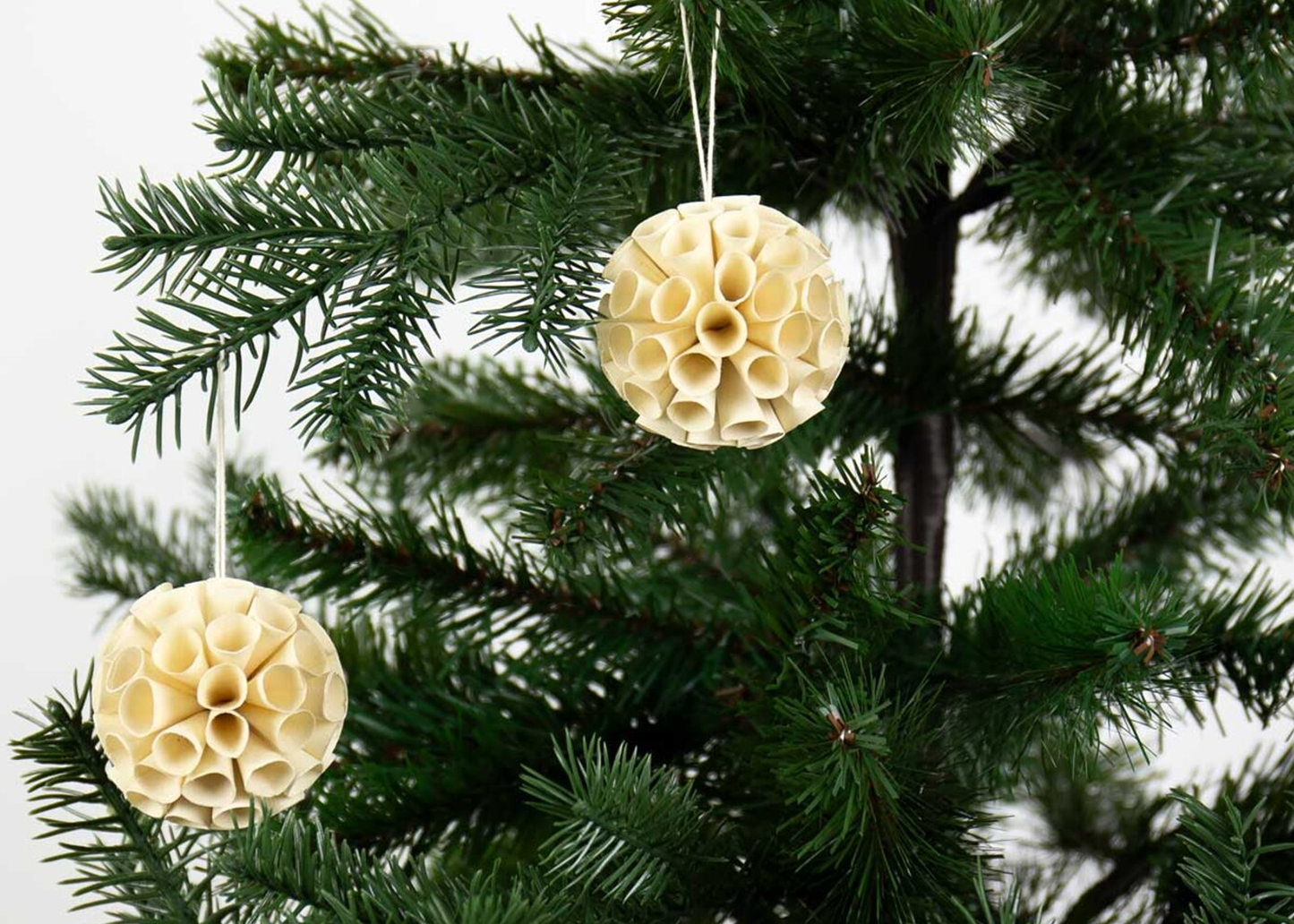 
                  
                    ANEMONE Ornament 2-pack
                  
                