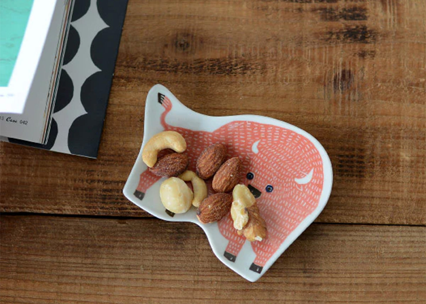 
                  
                    Kata Kata Ceramic Dishes
                  
                