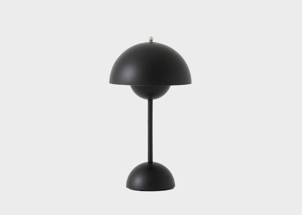 Portable Flowerpot Table Lamp black &tradition