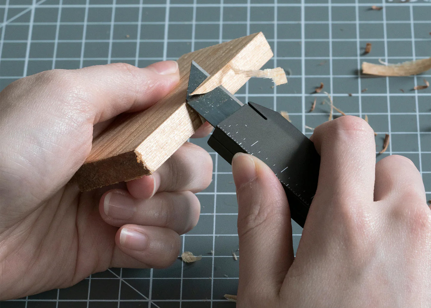 
                  
                    HMM Utility Knife
                  
                