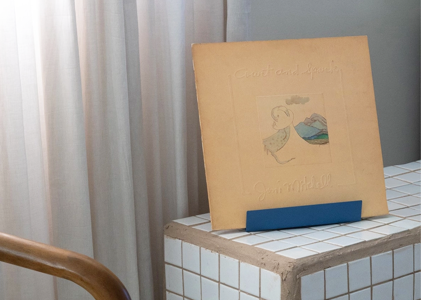 
                  
                    Now Playing Record Stand
                  
                