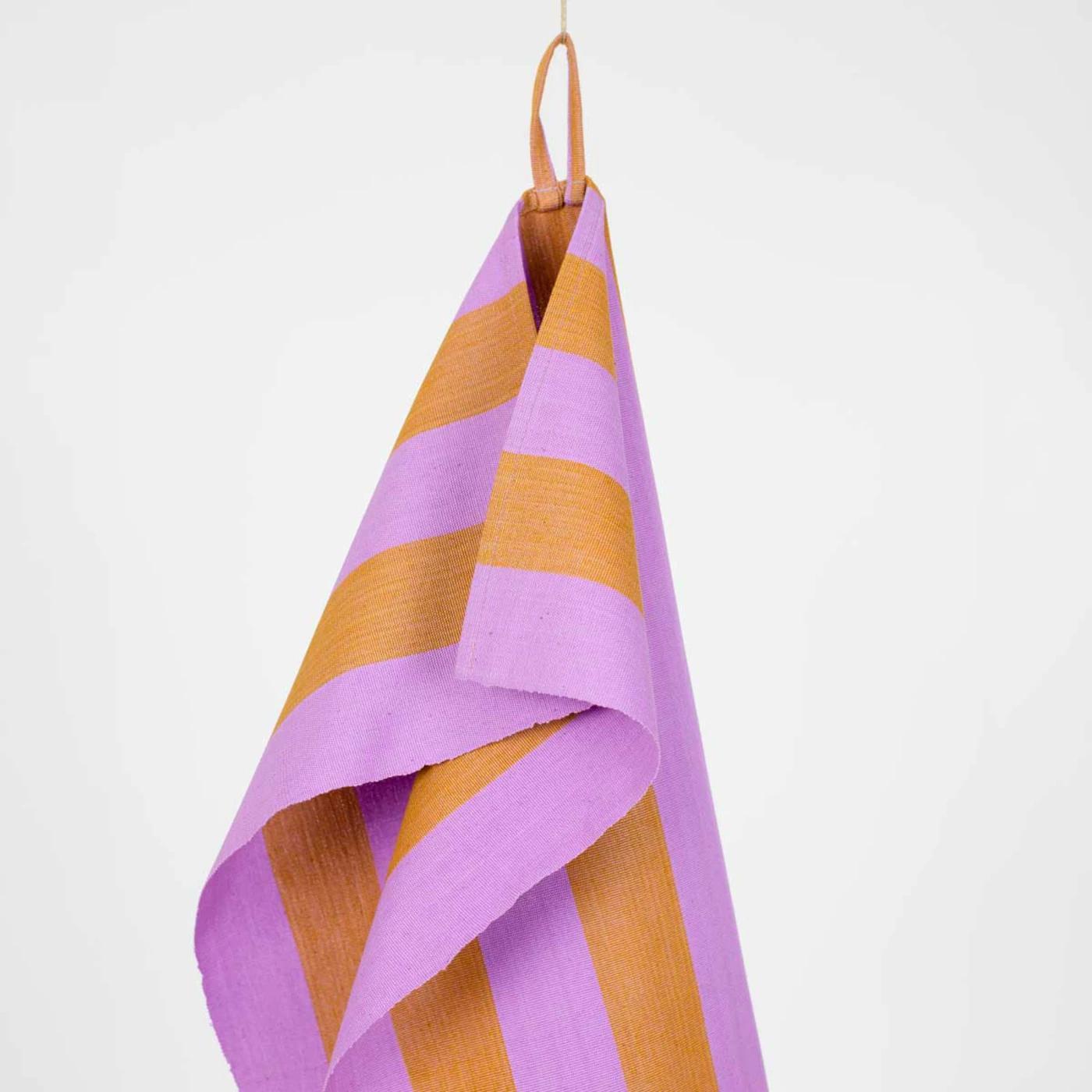 
                  
                    LEIRE Hand Towel
                  
                