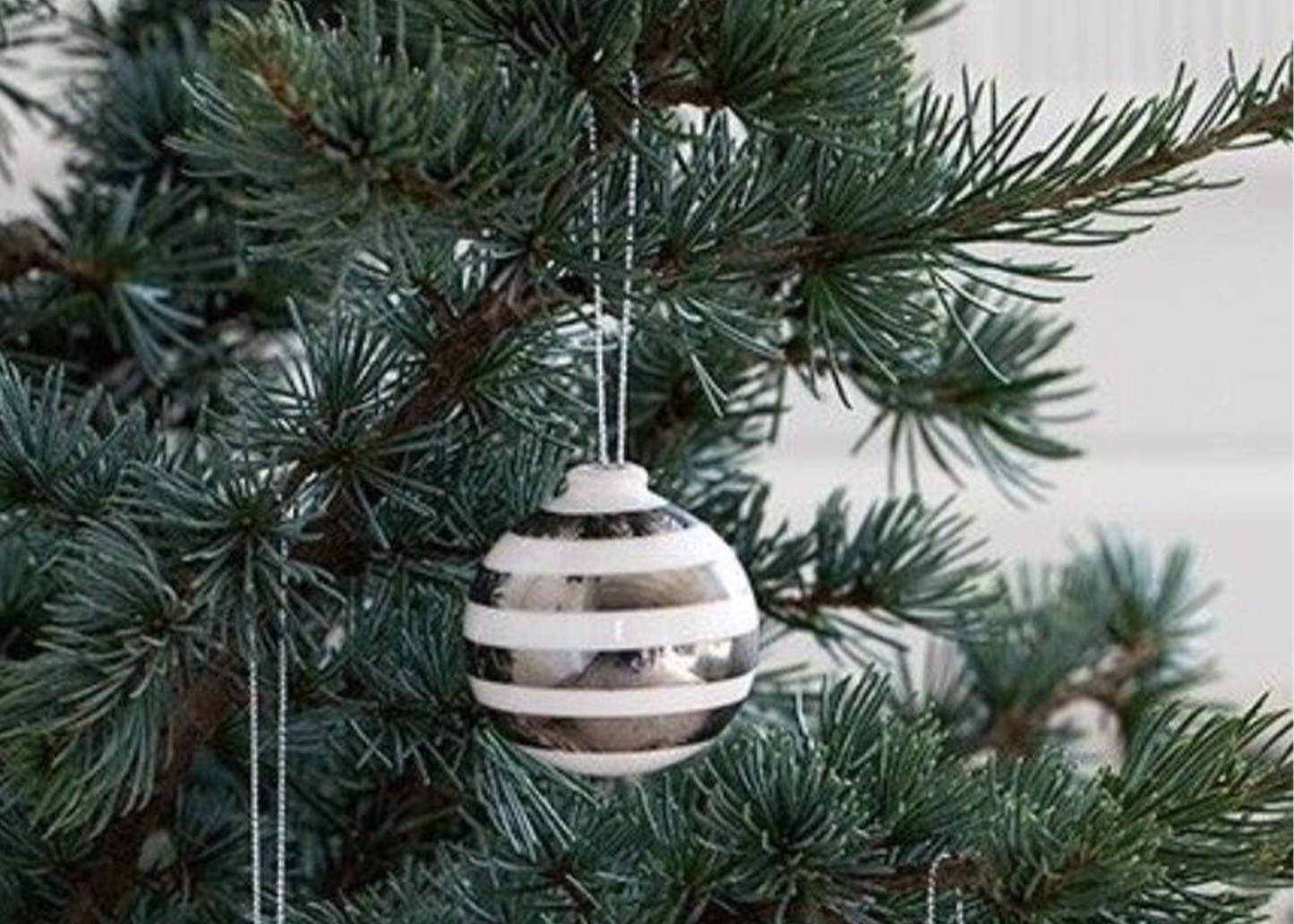 
                  
                    Omaggio Ornament Silver
                  
                