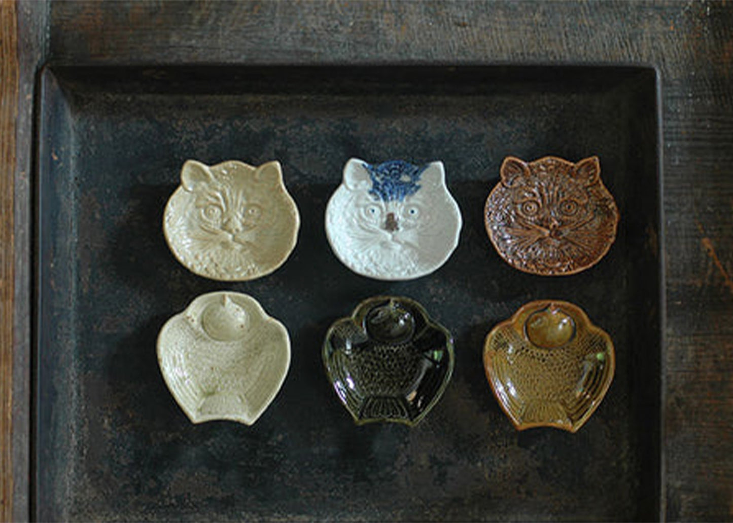 
                  
                    Embossed Cat Dish
                  
                