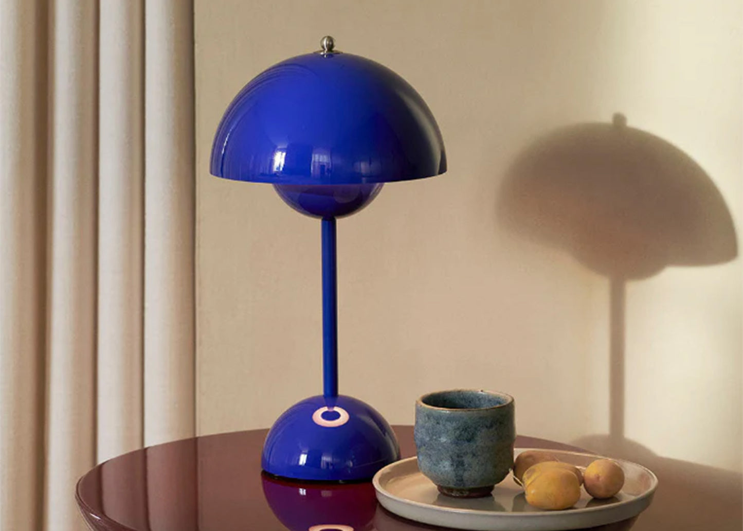 
                  
                    Portable Flowerpot Table Lamp
                  
                
