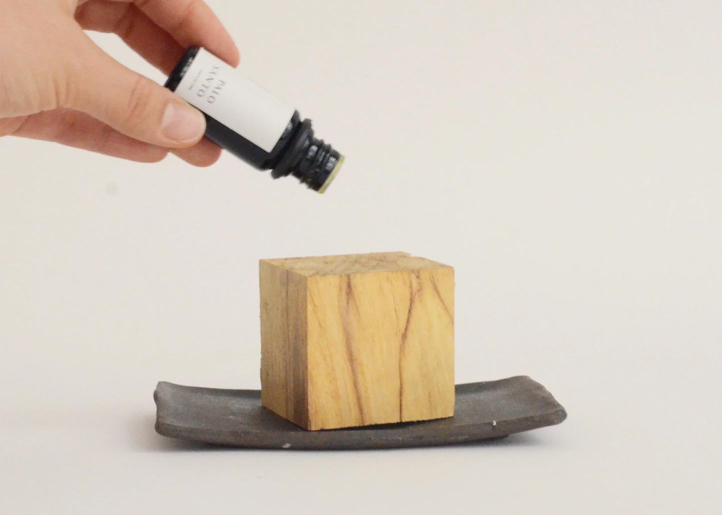 
                  
                    Wood Diffuser Cube with Oil
                  
                