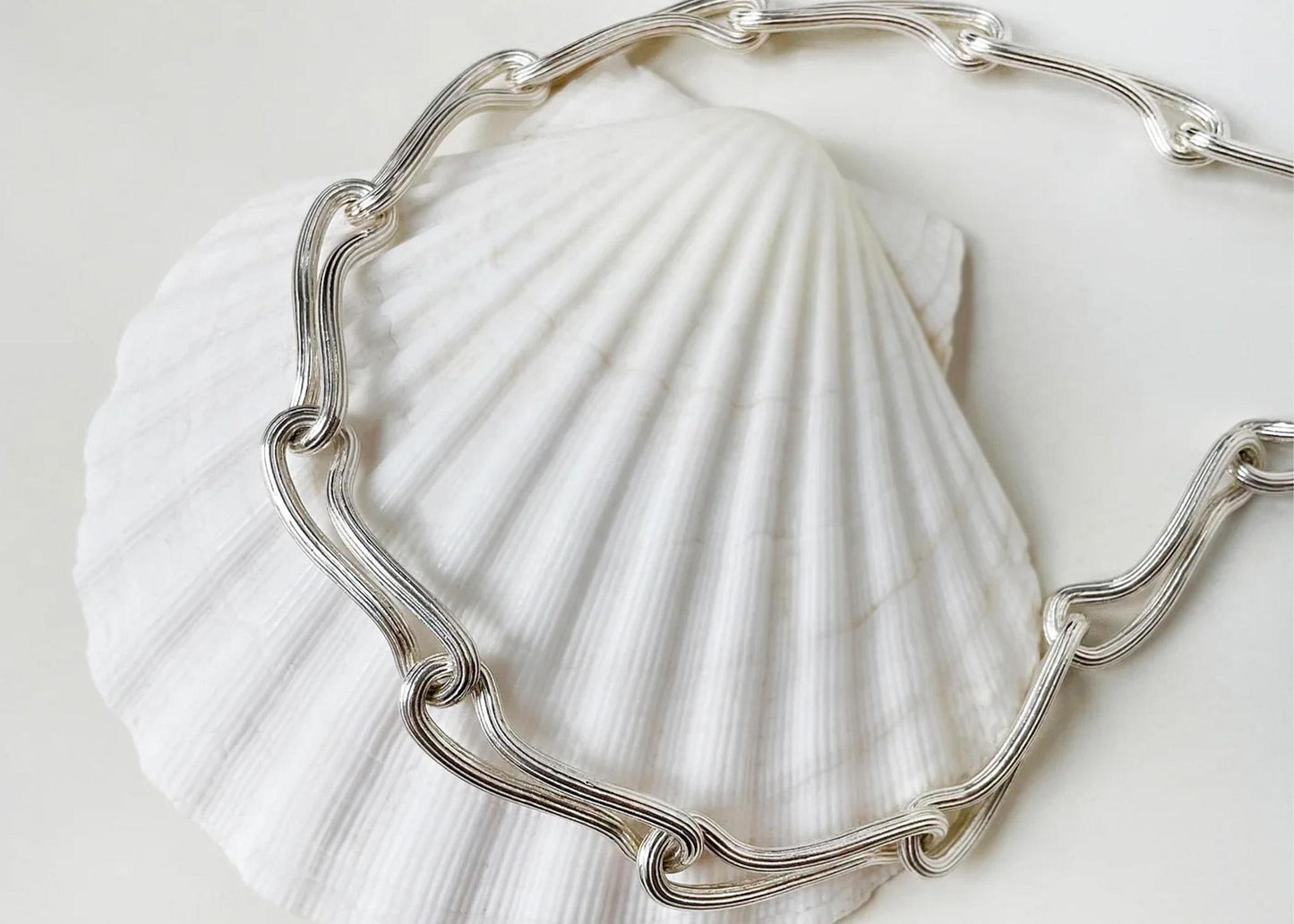 
                  
                    De la mer Necklace
                  
                