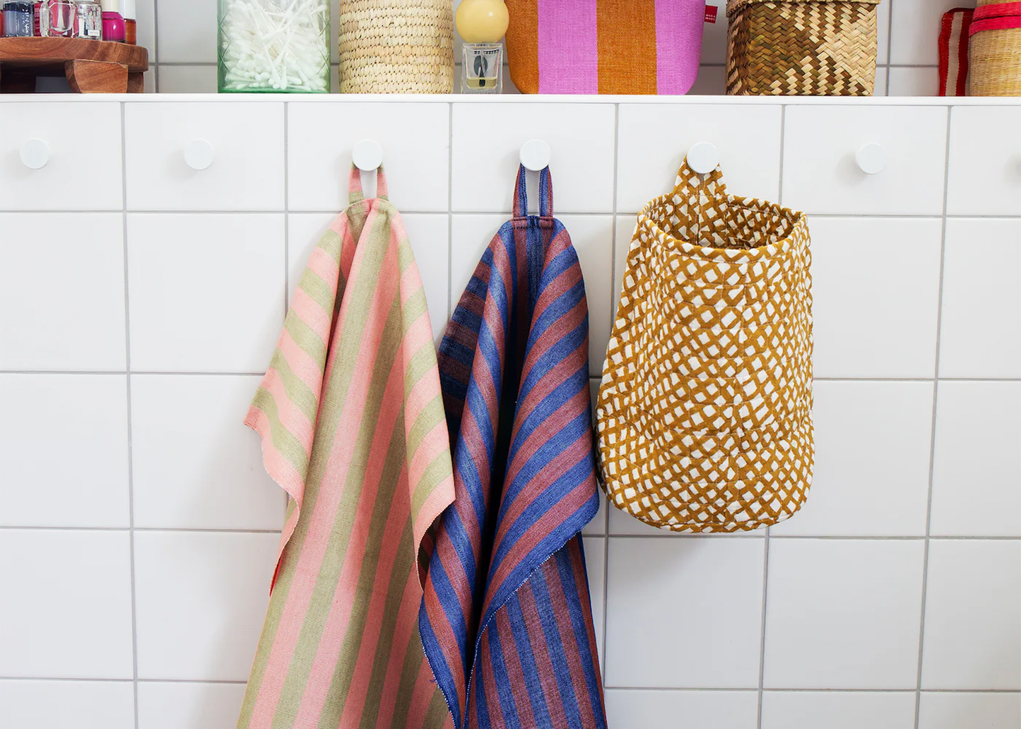 
                  
                    ZORA Hand Towel
                  
                