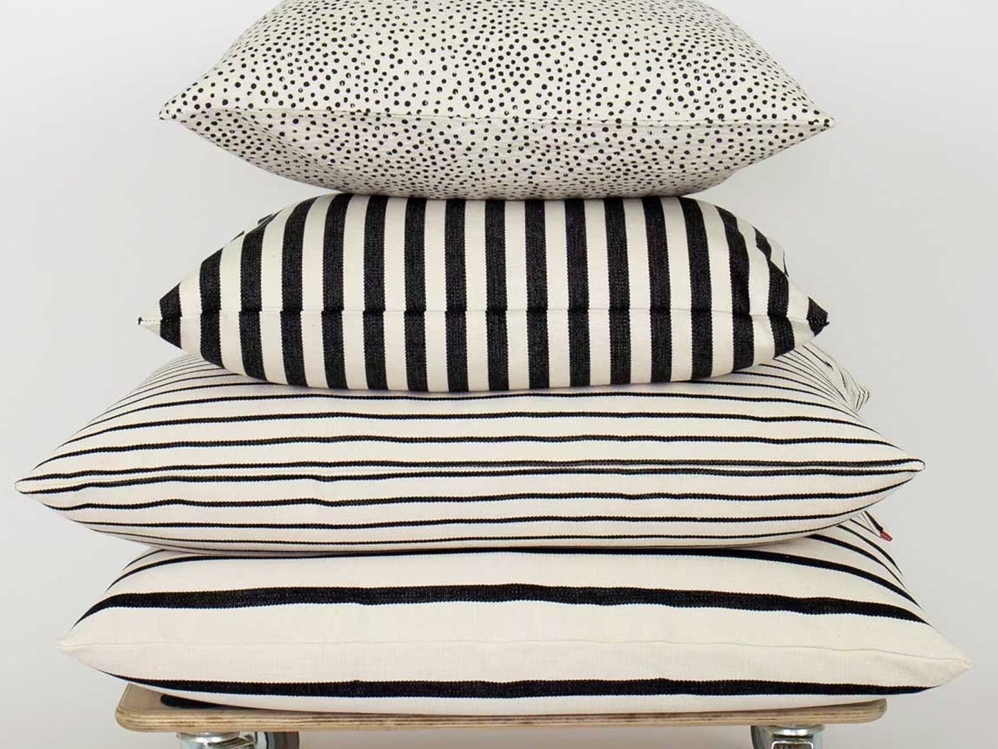 
                  
                    JUANITA Cushion Cover
                  
                