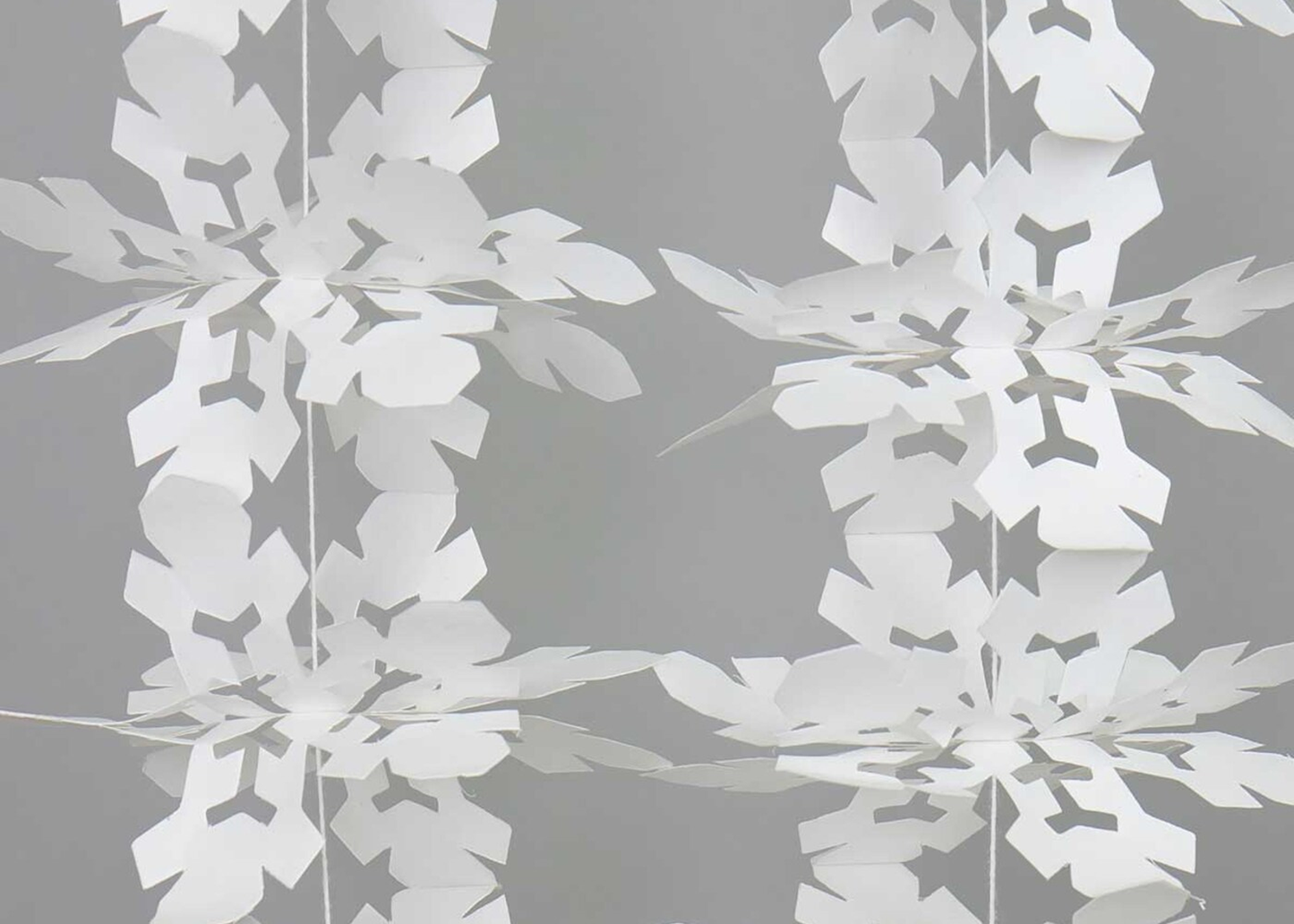 
                  
                    FLAKE Garland, White
                  
                