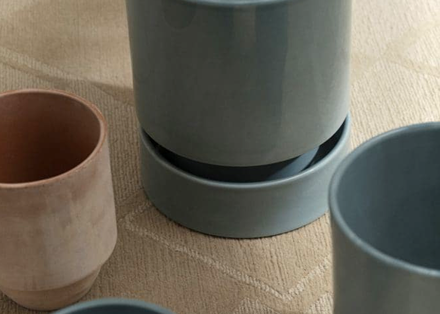 
                  
                    18cm Hoff Pot / Saucer Set
                  
                