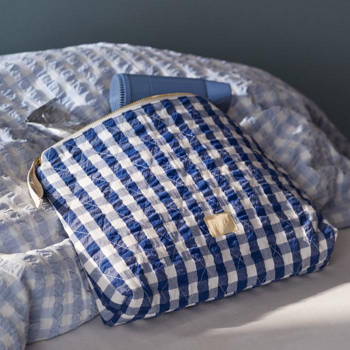 
                  
                    Juna Toiletry Bag
                  
                