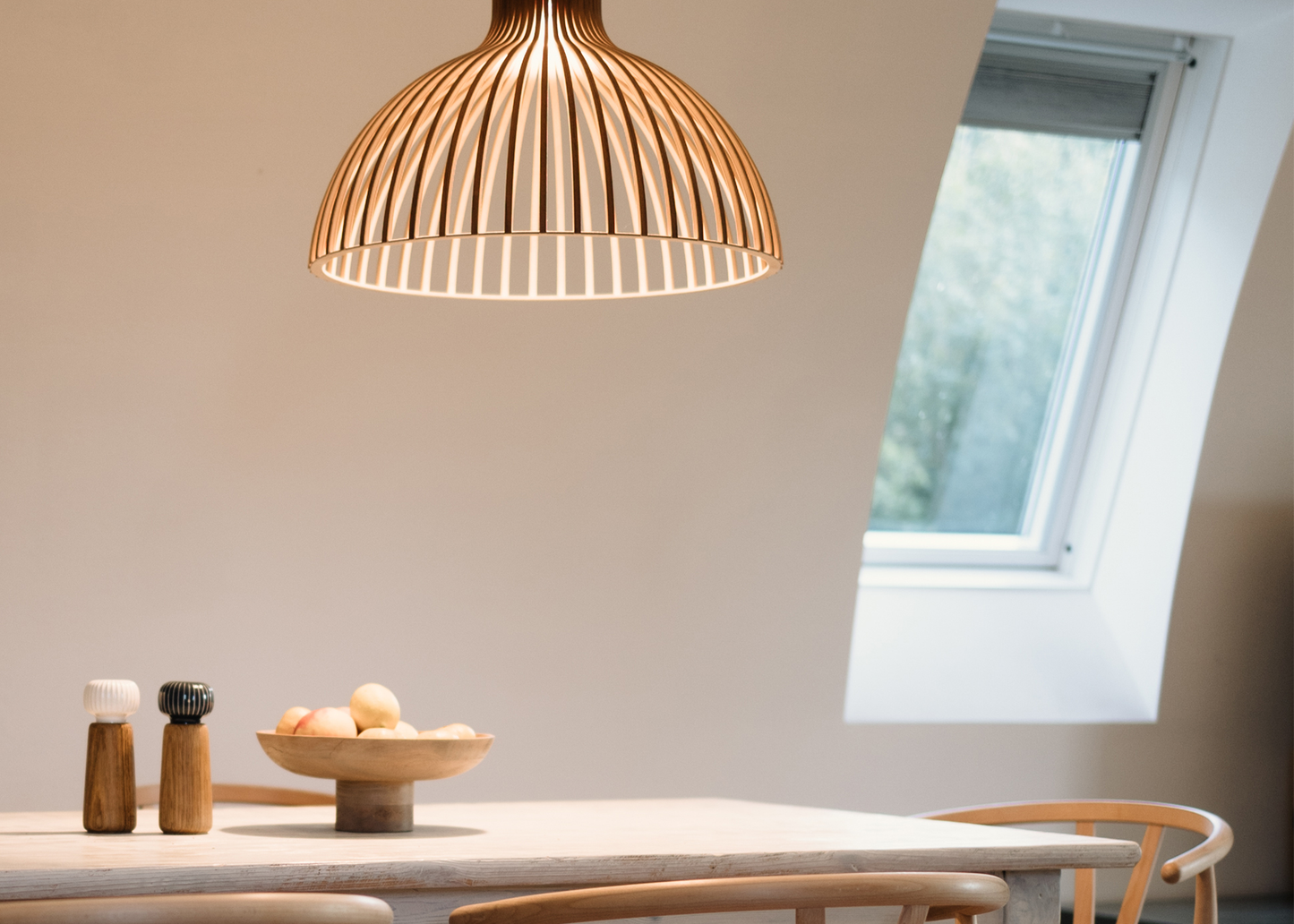 
                  
                    Victo 4250 Pendant - Walnut
                  
                